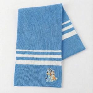 Set 3 piese Bluey caciula fular manusi - imagine 5