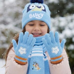 Set 3 piese Bluey caciula fular manusi - imagine 9